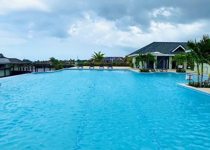 Holiday home Lovelymodern 3bd Vacationhome Jaaa *